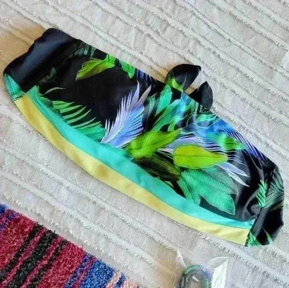Salt + cove tropical print bikini top Size Large - Picture 3 of 10